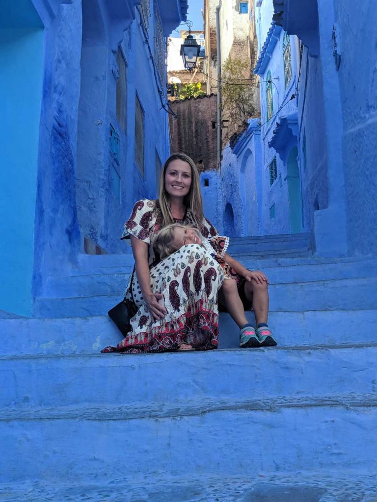 Posing for photo in the blue city of Morocco is one of the most popular things to do in Chefchaouen.